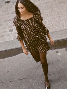 Doen Sabia Women's Noir Meadosweet Floral Printed Smocked Short Mini Dress M